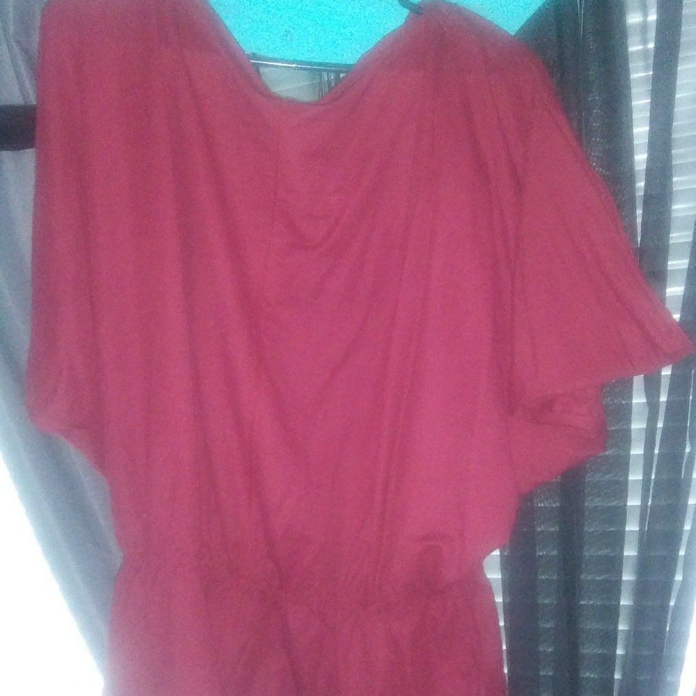 Short sleeve red blouse